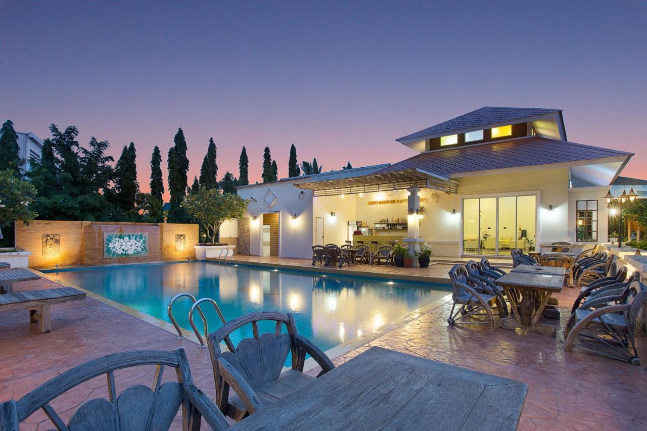 C-House & Residence Hotel Amata City Pluak Daeng Dış mekan fotoğraf